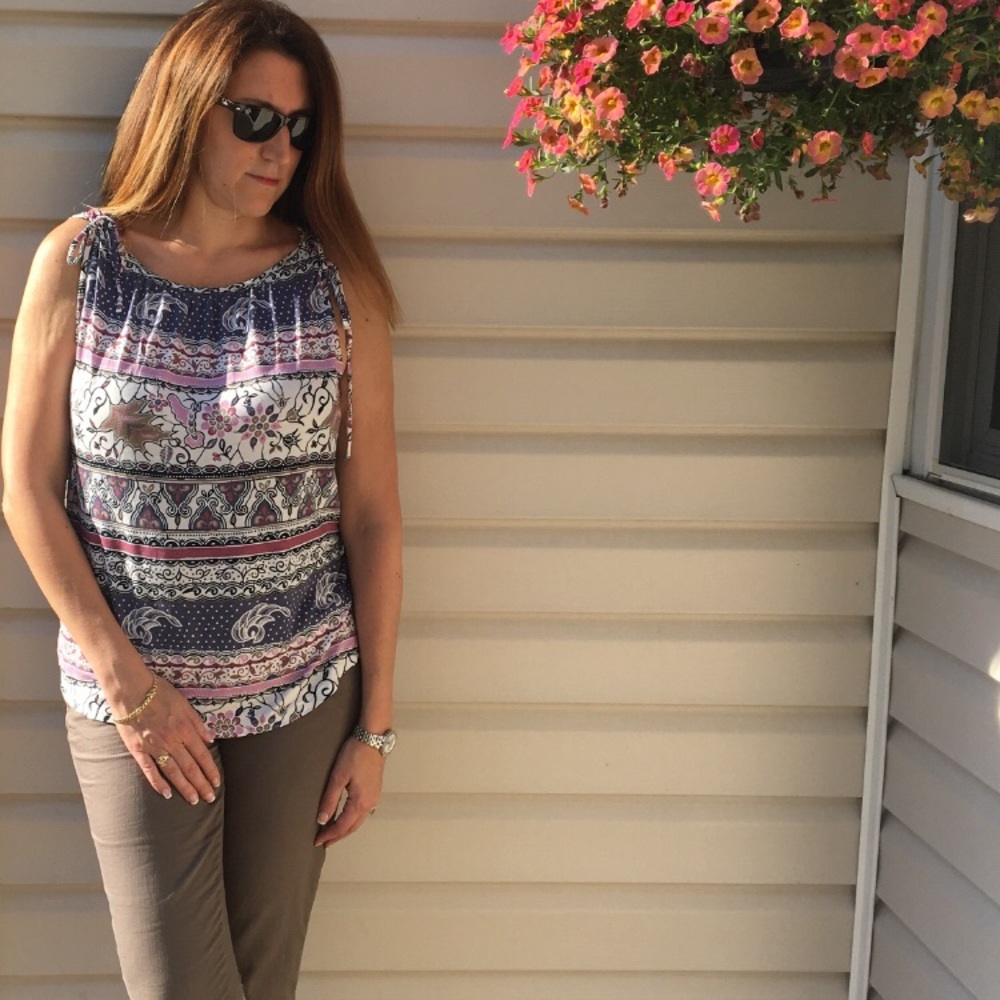 Loft - tank with ties on top